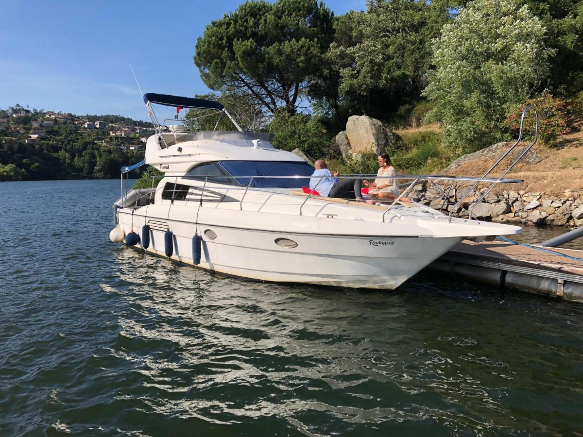 Aquadouro Yacht Radames - Sleep Boat Experience Hotel Castelo de Paiva Exterior photo