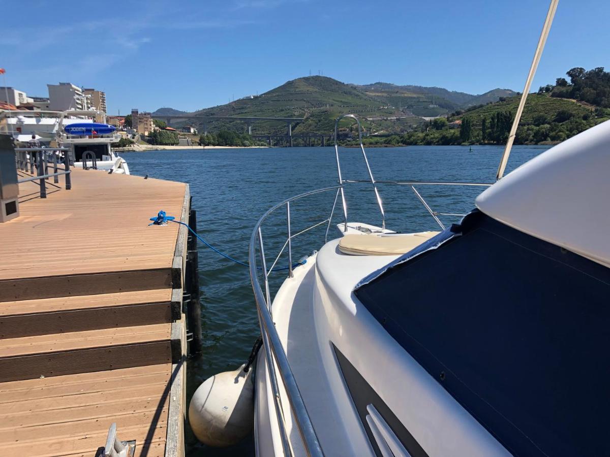 Aquadouro Yacht Radames - Sleep Boat Experience Hotel Castelo de Paiva Exterior photo