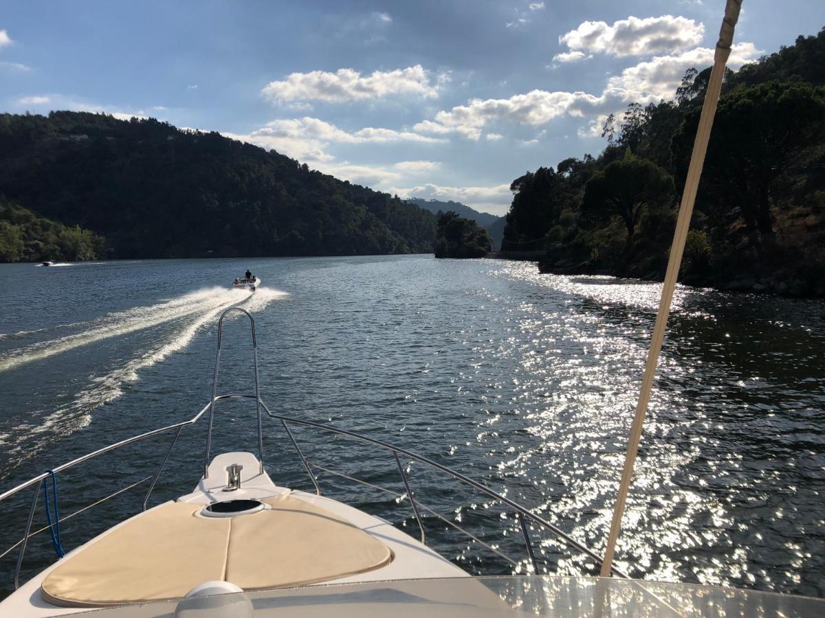 Aquadouro Yacht Radames - Sleep Boat Experience Hotel Castelo de Paiva Exterior photo