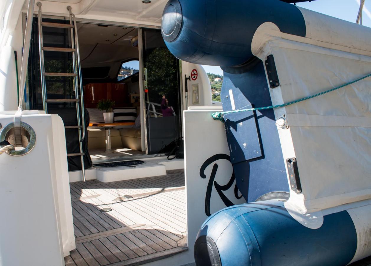 Aquadouro Yacht Radames - Sleep Boat Experience Hotel Castelo de Paiva Exterior photo