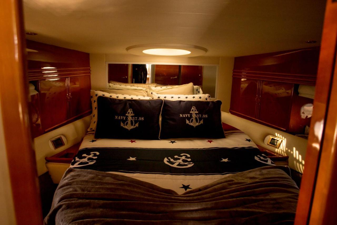Aquadouro Yacht Radames - Sleep Boat Experience Hotel Castelo de Paiva Exterior photo