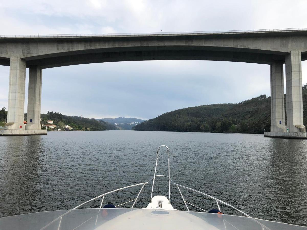 Aquadouro Yacht Radames - Sleep Boat Experience Hotel Castelo de Paiva Exterior photo