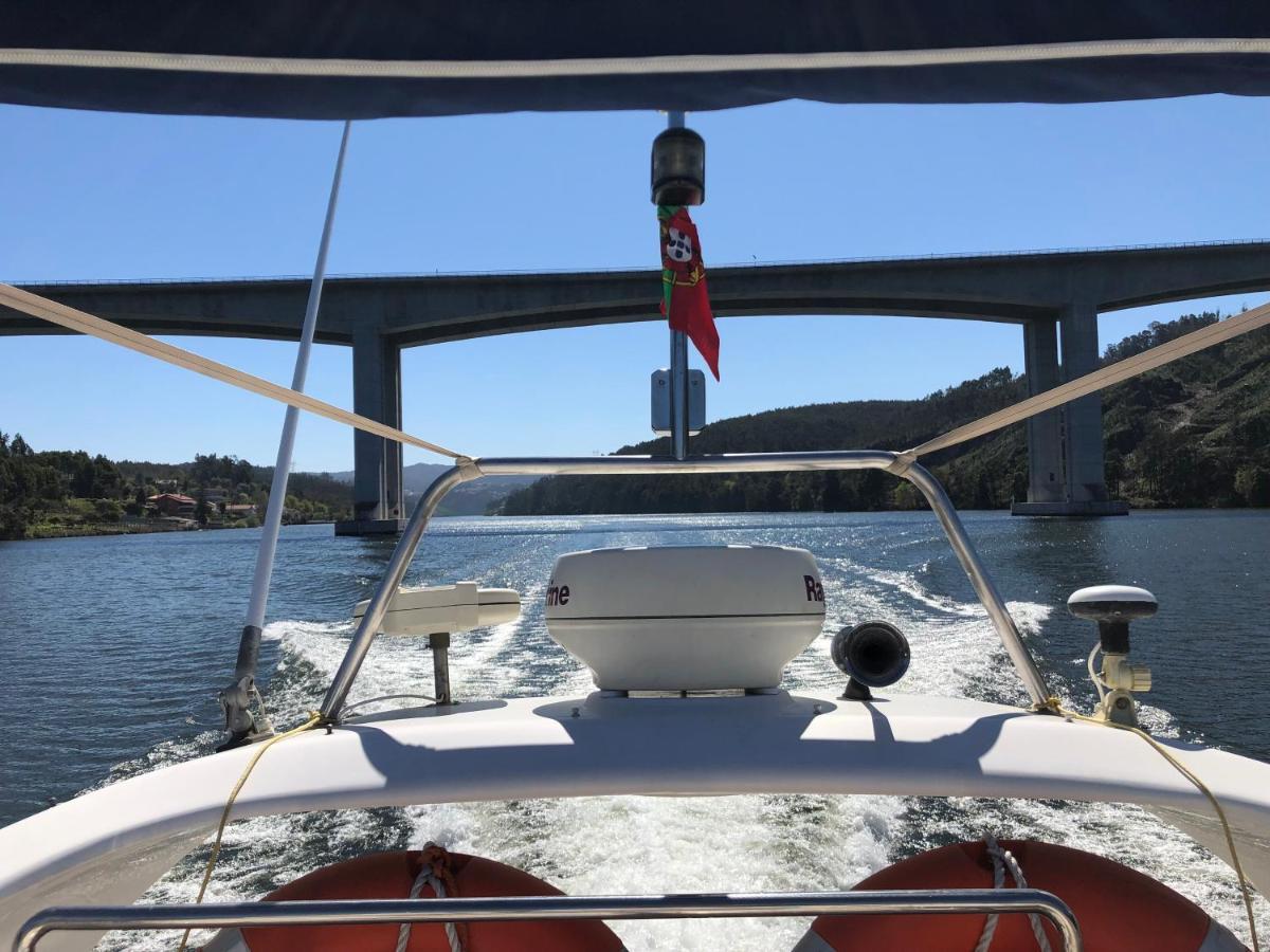Aquadouro Yacht Radames - Sleep Boat Experience Hotel Castelo de Paiva Exterior photo