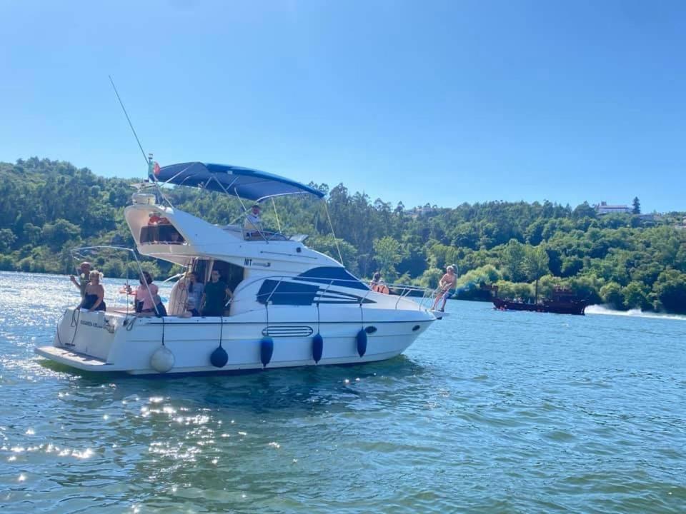 Aquadouro Yacht Radames - Sleep Boat Experience Hotel Castelo de Paiva Exterior photo