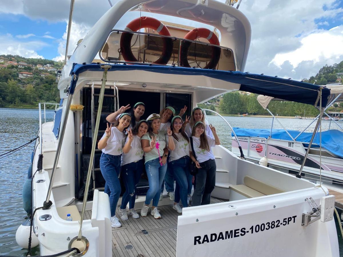 Aquadouro Yacht Radames - Sleep Boat Experience Hotel Castelo de Paiva Exterior photo