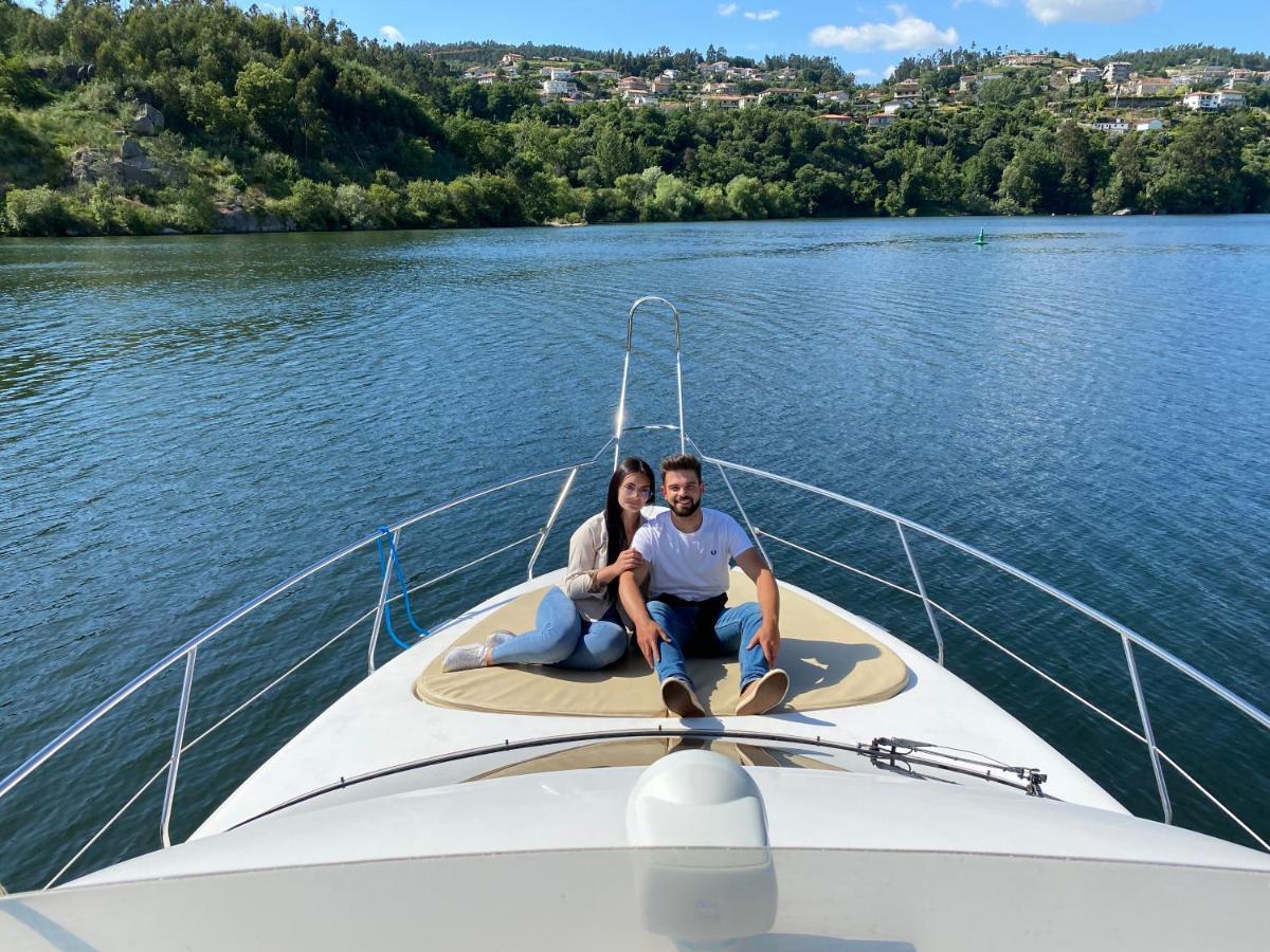 Aquadouro Yacht Radames - Sleep Boat Experience Hotel Castelo de Paiva Exterior photo